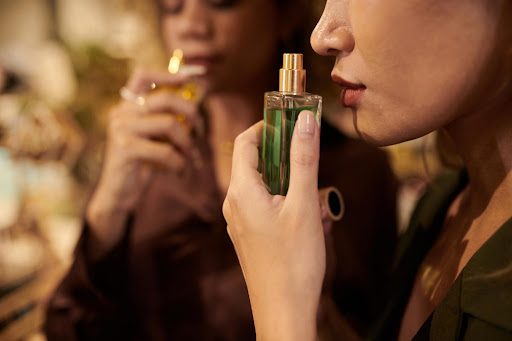 عطر مناسب